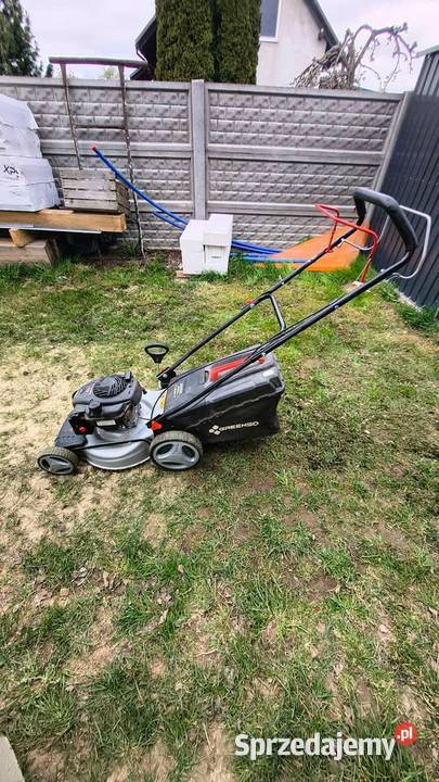 Kosiarka spalinowa z napędem Greenso DM46SB450 Łobez