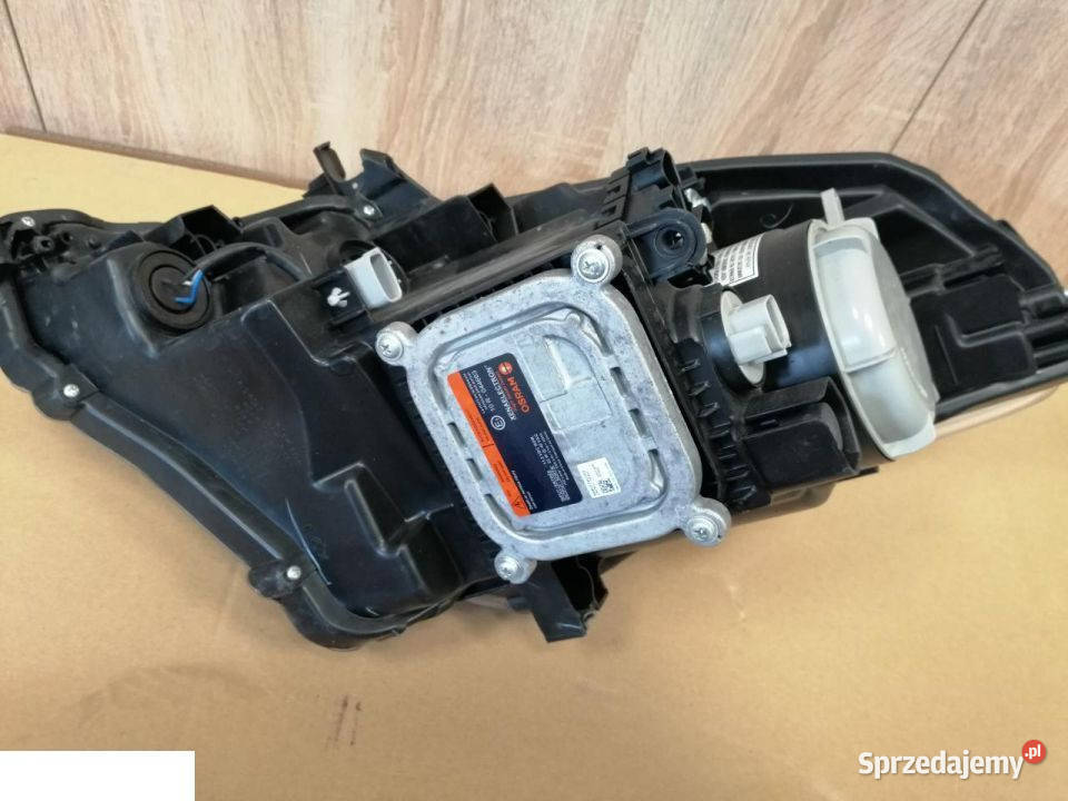 Suzuki Baleno reflektor prawy bi xenon Led Kozubszczyzna