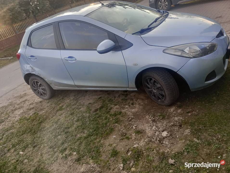 MAZDA 2