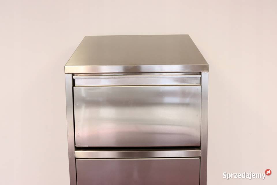 Szafa porządkowa magazynowa ze wsypem na odzież Góra