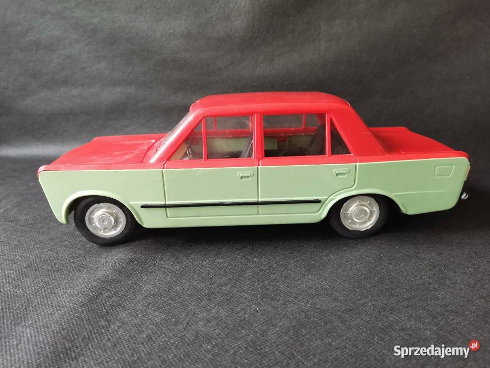 Stara plastikowa zabawka PRL Polski Fiat 125 p Katowice