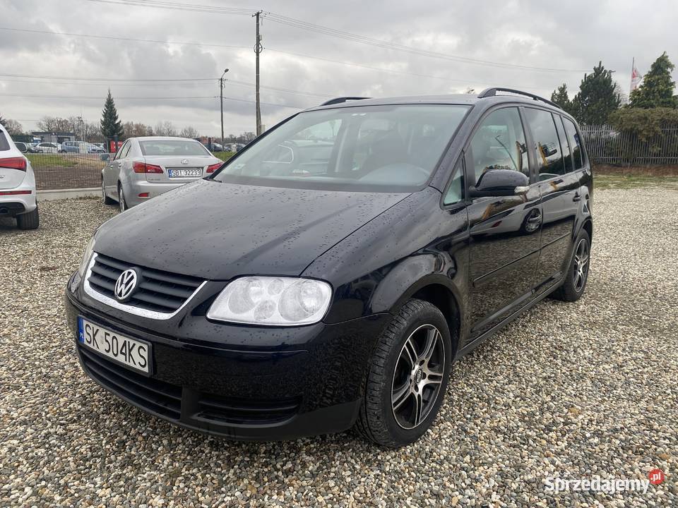 Volkswagen Touran czarny Paniówki