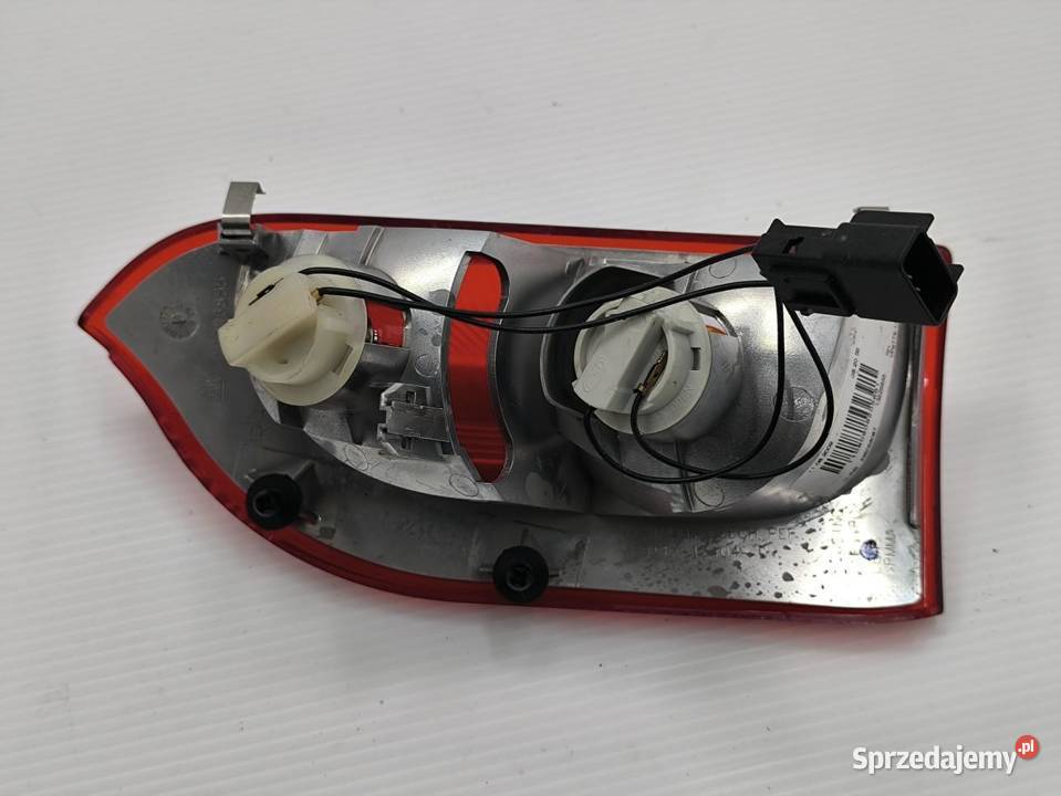 LAMPA BAGAŻNIKA PRAWA OPEL INSIGNIA A KOMBI