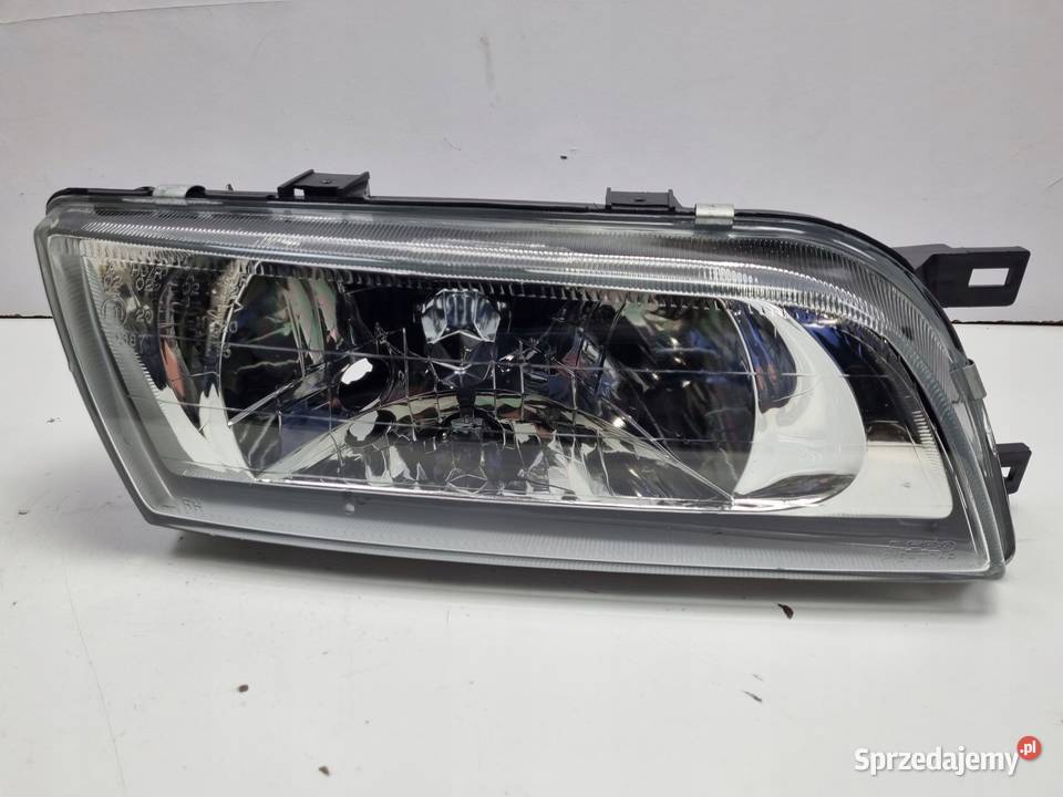 Nissan Almera N15 LIFT PRZEDNIA LAMPA PRAWA Janów