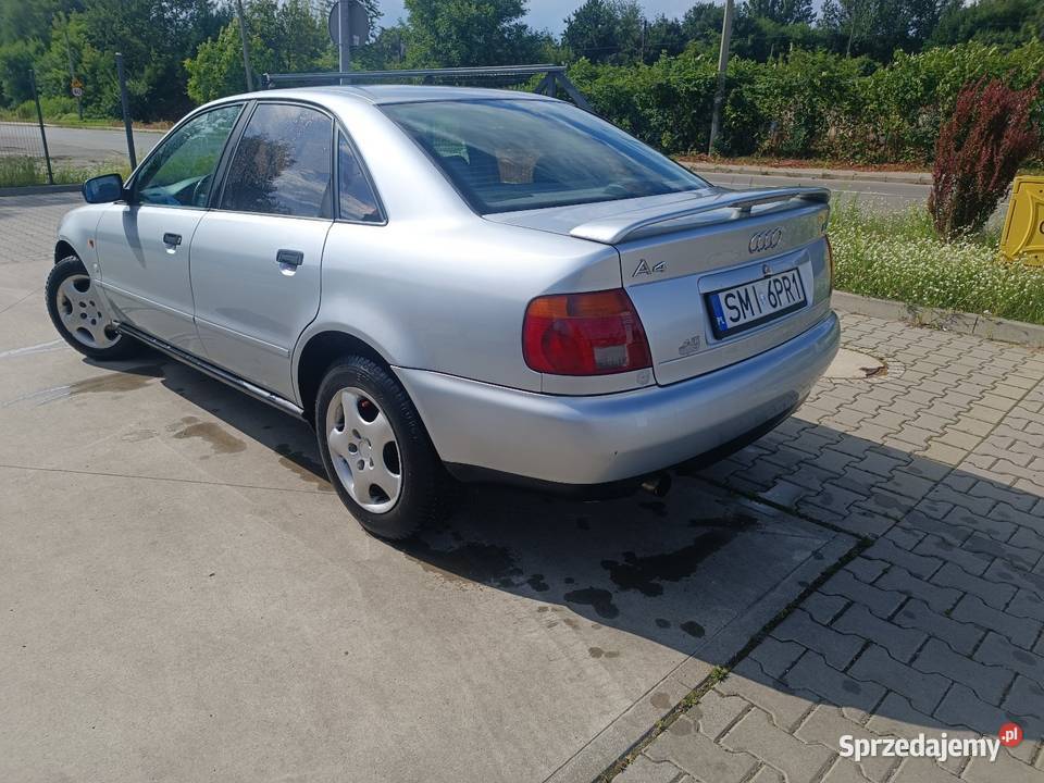 Sprzedam Audi a4 b5 18 benzyna benzyna śląskie Sosnowiec sprzedam
