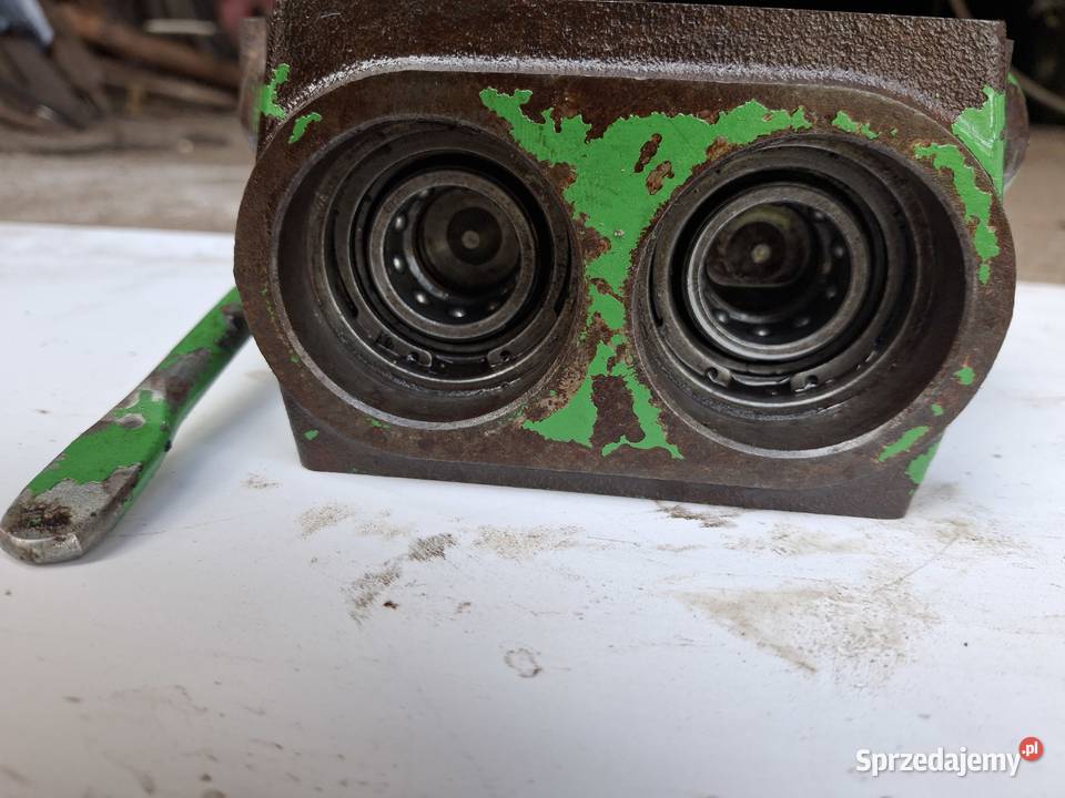 Gniazda hydrauliczne john deere pomorskie sprzedam