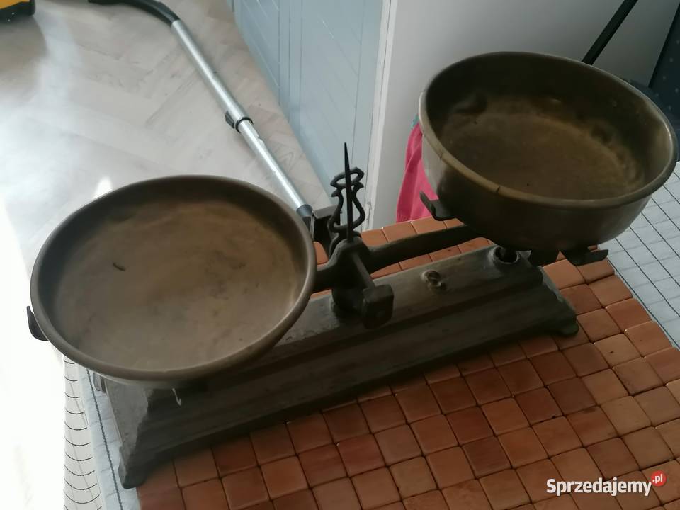 Mosiężna waga szalkowa z lat 3050 Kraków