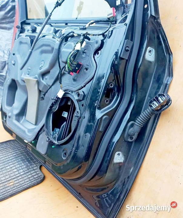 FORD FOCUS MK3 DRZWI LEWY PRZÓD KOD FB RADOM