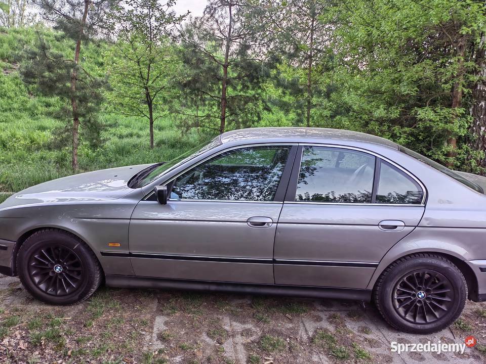 Sprzedam BMW e39 523i Zadbana Bez rdzy nieuszkodzony Kraków