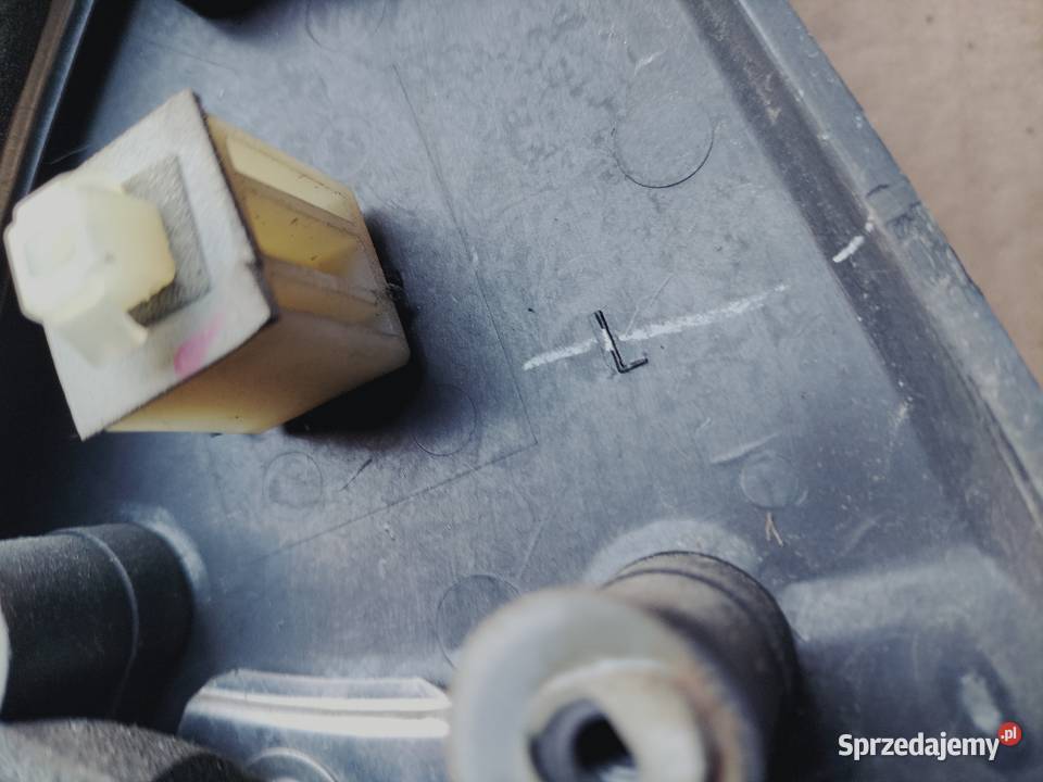 TRÓJKĄT NAKŁADKA lewy prawy tył Mazda Xedos Kamień-Kolonia