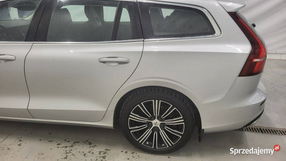 Volvo V60 B4 B Inscription aut II 2018 światła do jazdy dziennej mazowieckie Grójec