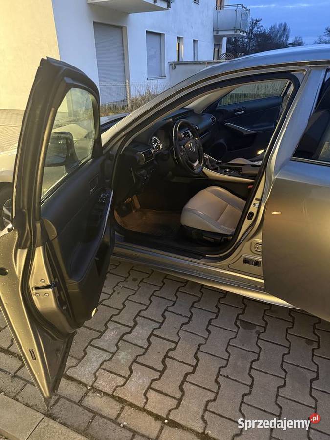 Lexus IS300h niski przebieg 40k Faktura VAT 23 czujnik deszczu Poznań