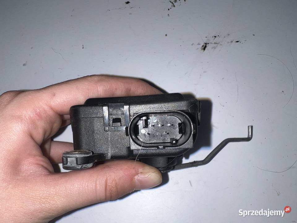 Silniczek regulator klimatyzacji Audi A6 C5 osobowe Ostrzeszów