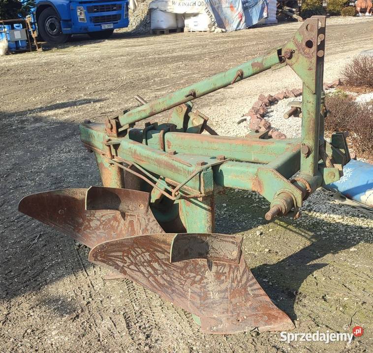 Pług dwuskibowy nieuszkodzony Pługi Pacanów