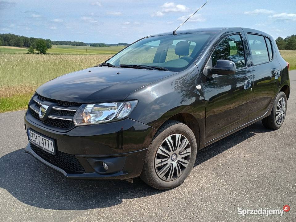 Sprzedam Dacia Sandero dwa komplety opon pomorskie Chojnice