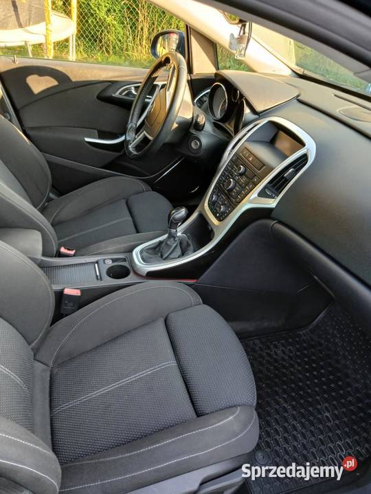 Opel Astra J 2010 14GAZ Cosmo Grzane fotele 240000km Przeworsk sprzedam