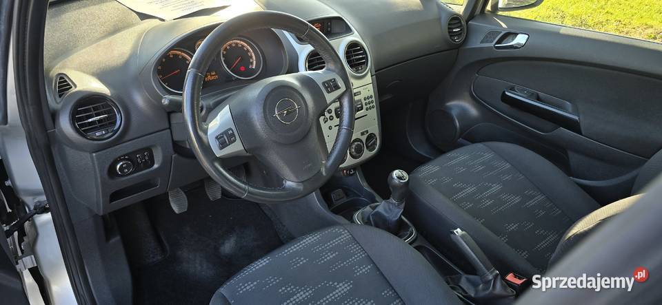 Opel Corsa 12 zadbane i ekonomiczne autko łódzkie Pamiętna