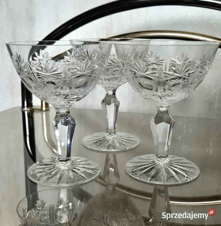 Kryształowe kieliszki do szampana Jugów sprzedam