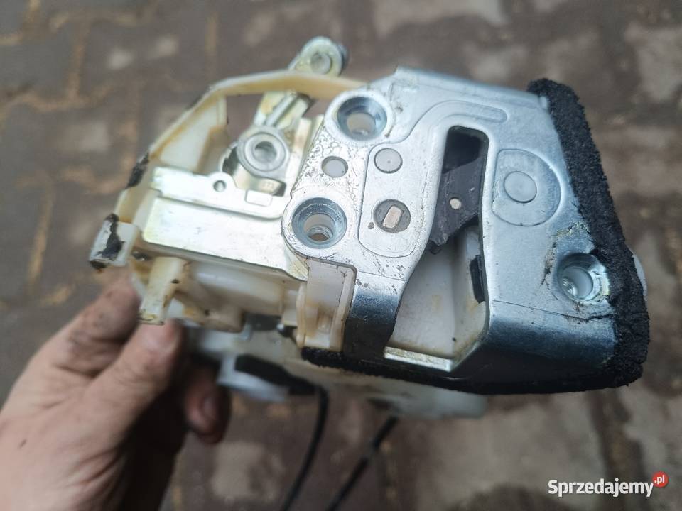 Suzuki SX4Fiat sedici zamek klamka lewy tył sprzedam