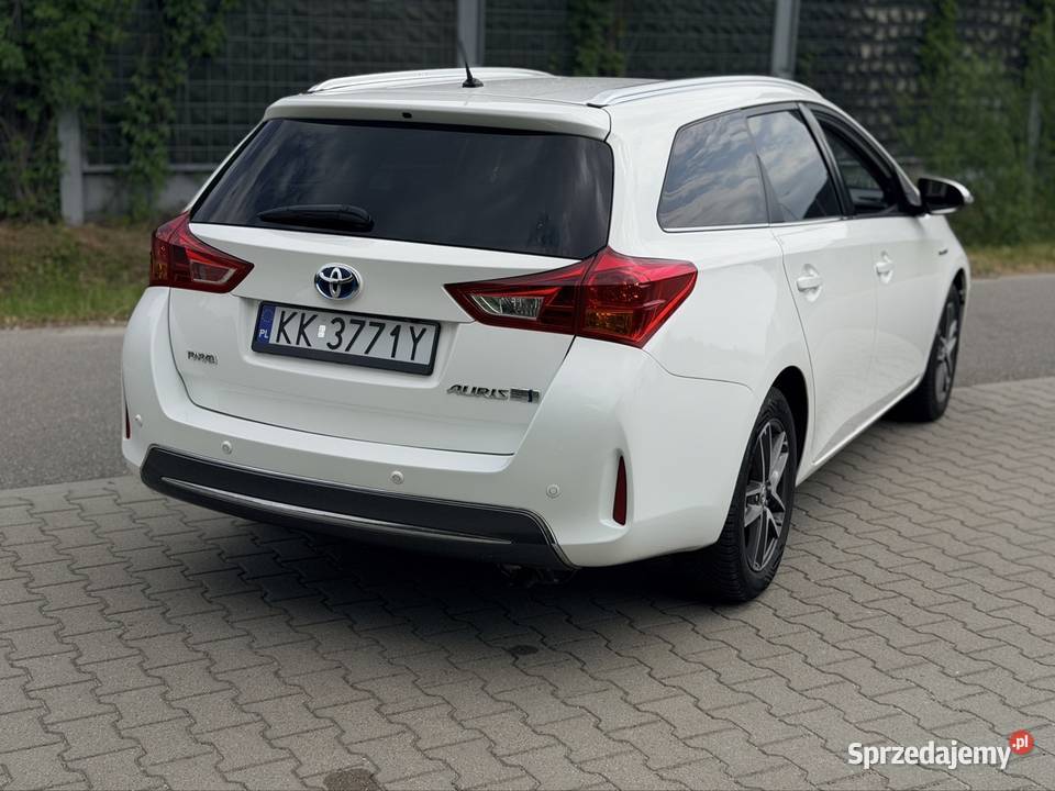 Toyota Auris Touring Sports 18 Hybrid 2014