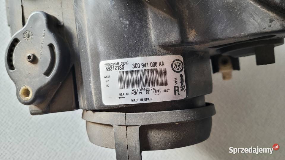 Vw Passat b6 lampa przód prawa strona Małomice sprzedam