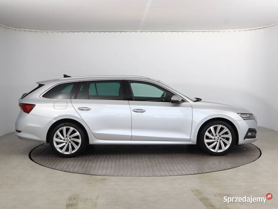 Skoda Octavia 15 TSI benzyna sprzedam