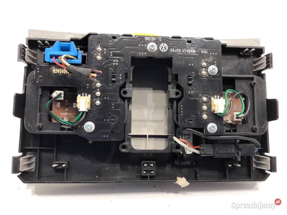 LAMPA SUFITOWA VW TIGUAN 5TA947105B SUV WNĘTRZA osobowe Pozostałe sprzedam