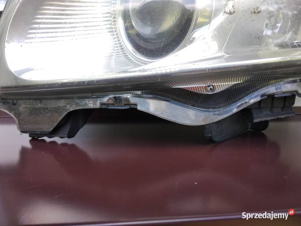 Toyota Auris 1 I lampa przednia lewa reflektor łódzkie Sieradz