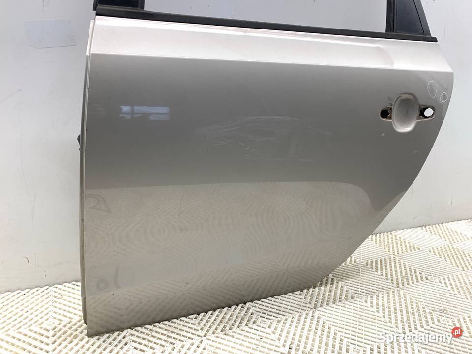 DRZWI LEWY TYŁ HYUNDAI i30 Kombi 0712 CHAMPAGNE