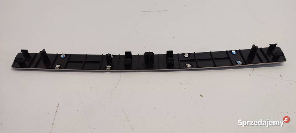 VOLVO XC40 OSŁONA PROGU BAGAŻNIKA PRAWA CHROM Wyposażenie wnętrza