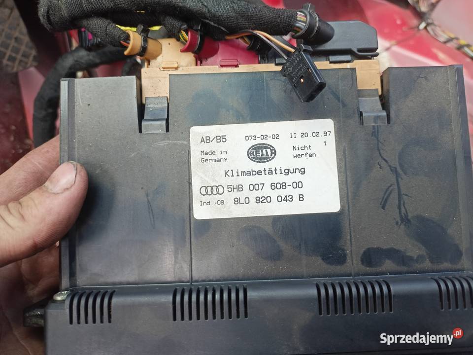 Klimatronik 8L0 820 043 B Audi A4 B5 a13 osobowe Myszków sprzedam