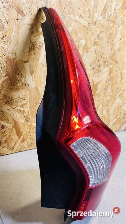 Lampa prawa tył Volvo V60 I 2012 uszk Bilcza