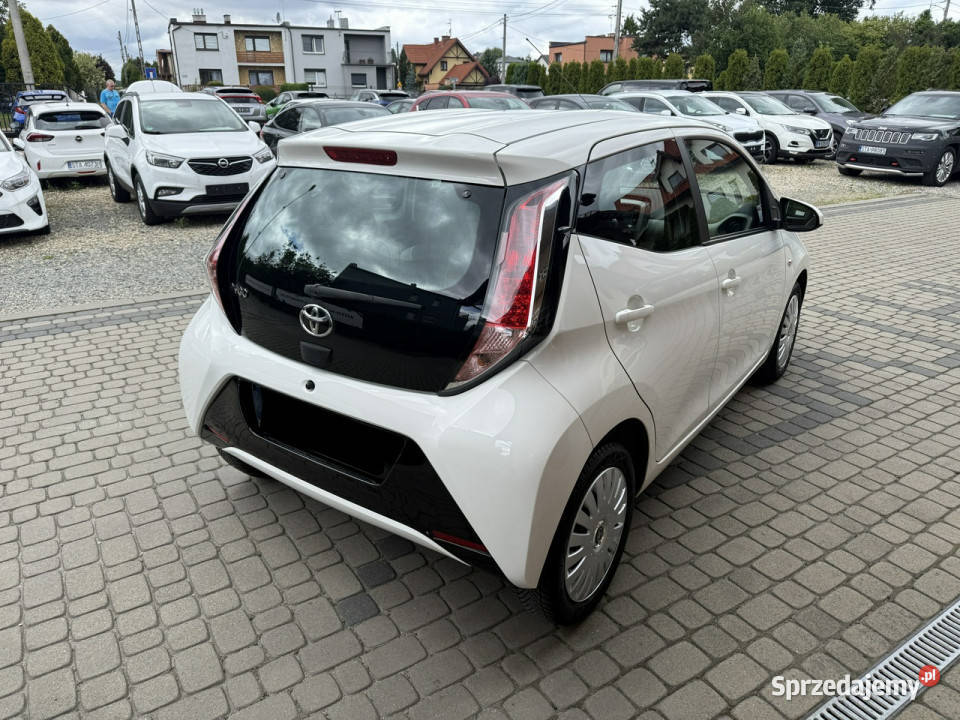 Toyota Aygo 10 69 Klimatyzacja Kamera Navi II komputer pokładowy Orzech