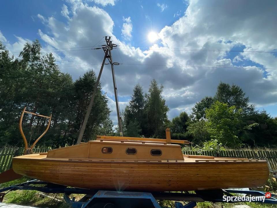 Łódka Jacht OMEGA drewniana słomka z kabiną Sport i Wypoczynek sprzedam