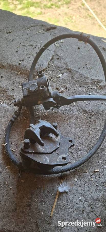 Zacisk pompa peugeot kisbee 2t