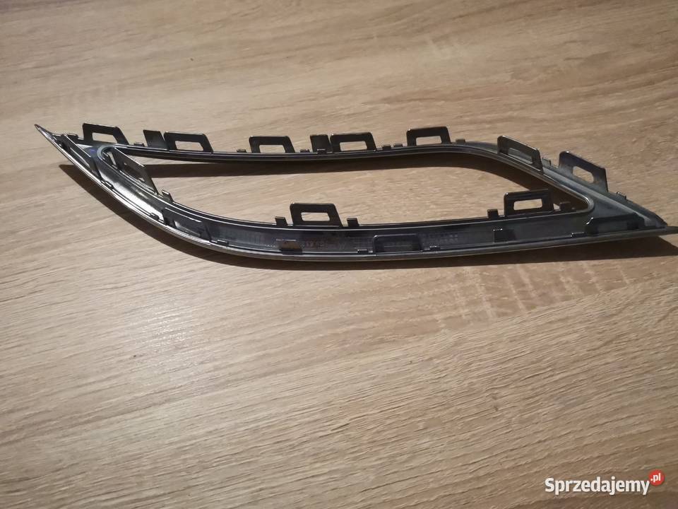VW GOLF VII KOMBI LEWA RAMKA CHROM ZDERZAKA TYŁ Międzychód