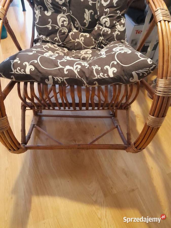 Fotel wiklinowy bujany z poduszką