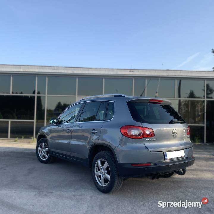 Piękny VOLKSWAGEN TIGUAN wymagającego klienta wspomaganie kierownicy