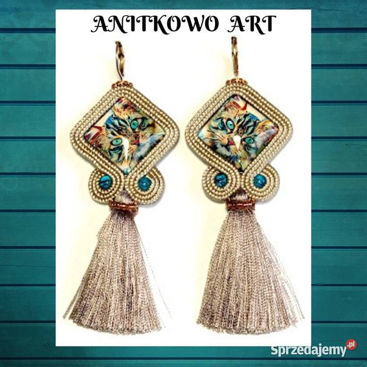 KOLCZYKI KWADRATY Z GRAFIKĄ KOTA beżowe SUTASZ Warszawa