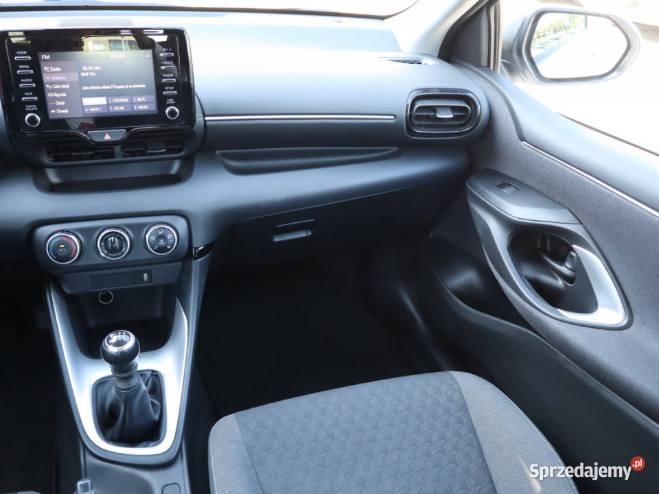 Toyota Yaris 15 VVTi ABS Yaris Katowice