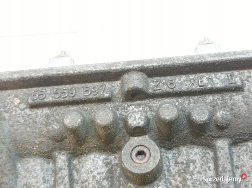 GŁOWICA KOMPLETNA 55559597 16 16V Opel Astra III osobowe