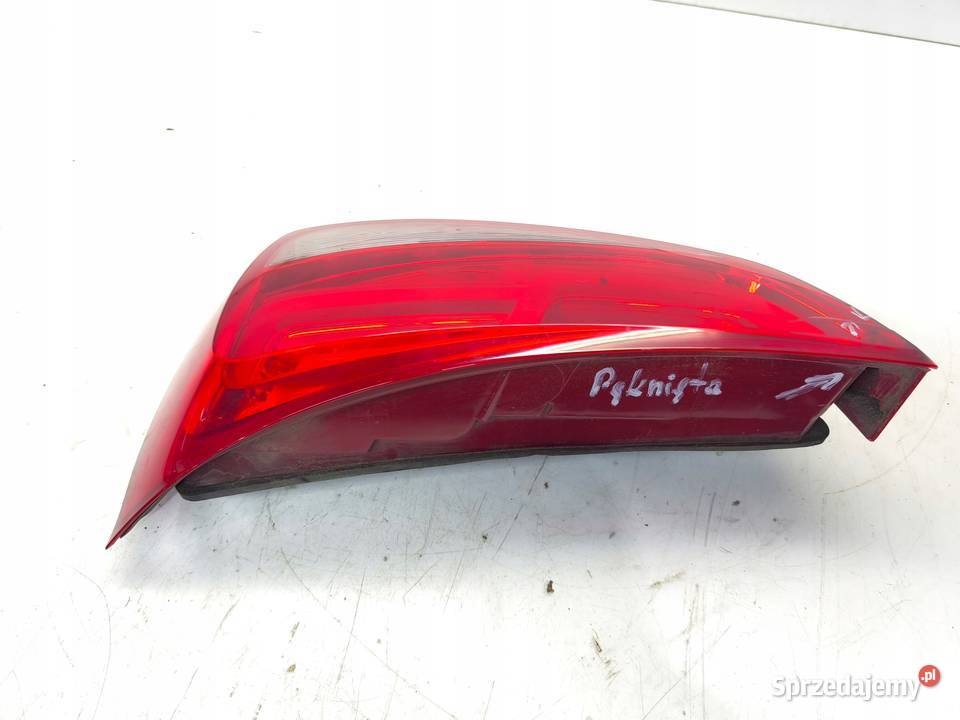 LAMPA PRAWY TYŁ W KLAPĘ AUDI A1 8X 8X0945094E Przystajń