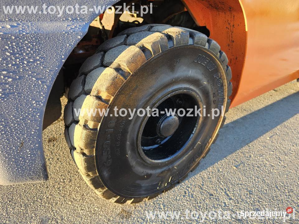 Wózek Widłowy TOYOTA 8FDJF35 Pełna kabina TOYOTA Wadowice
