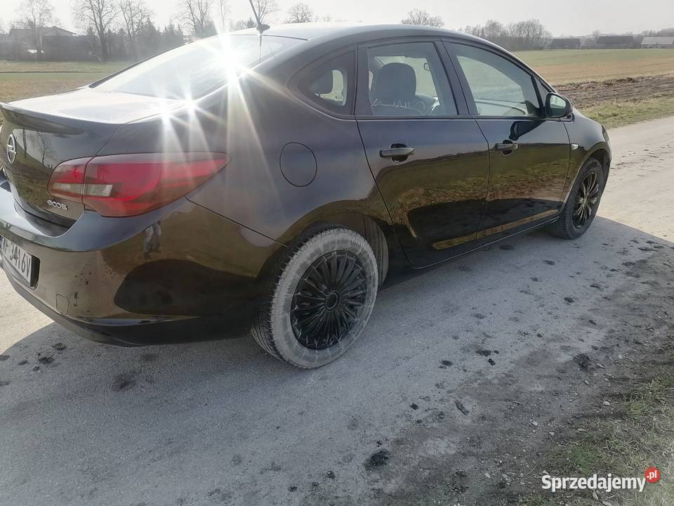 Opel Astra j 14 turbo plus lpg czarny met sedan nieuszkodzony Jędrzejów sprzedam