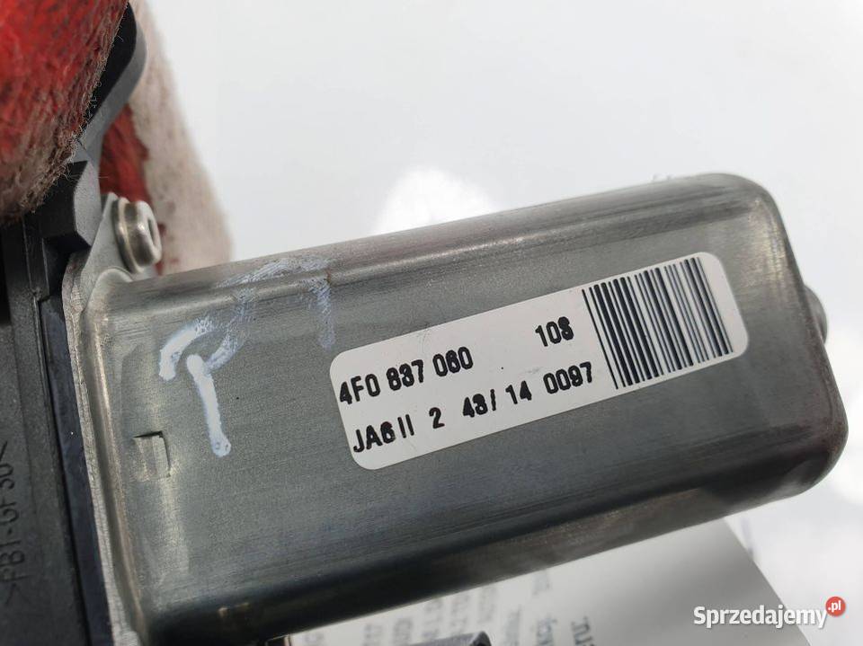DOCIĄG DRZWI AUDI A8 L D4 4F0837060