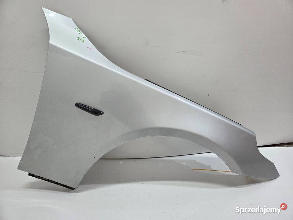 BŁOTNIK PRAWY PRZEDNI PRZÓD BMW E60 E61 Strzyżewice