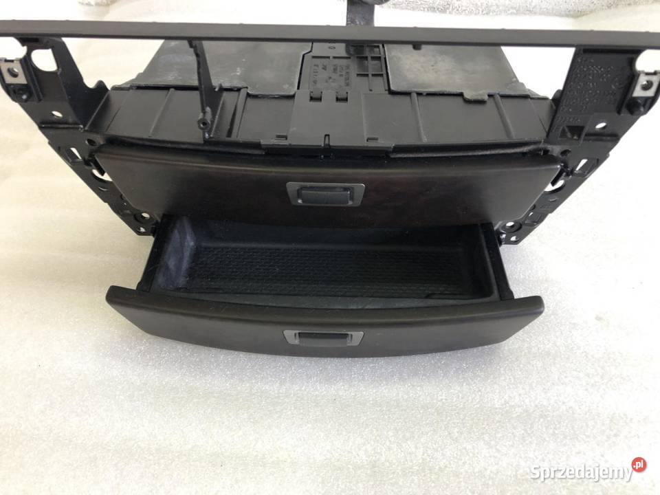 SCHOWEK KONSOLI RADIA TELEFONU 8261060 BMW E65 Wyposażenie wnętrza