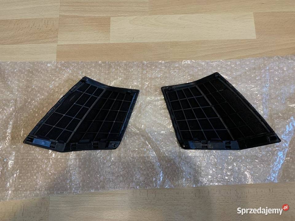 Mercedesa W124 czarne maskownice głośników przód sprzedam