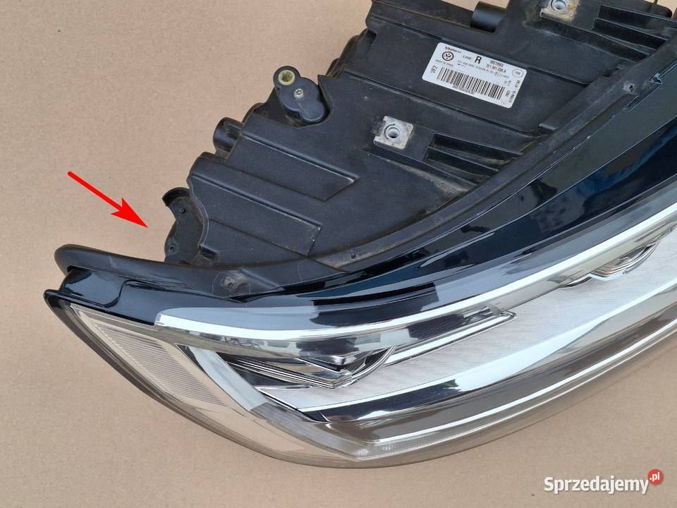 VW T6 MULTIVAN CARAVELLE REFLEKTOR PRAWY FULL Bieleń sprzedam