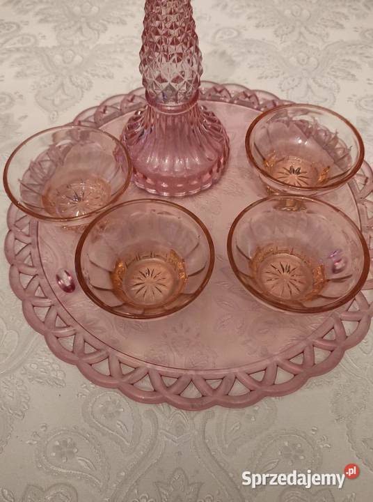 Rozalinowa patera na nóżkach